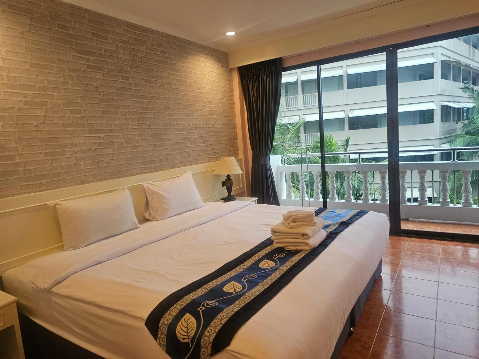Patong Central Residence & Apartment ภายนอก รูปภาพ