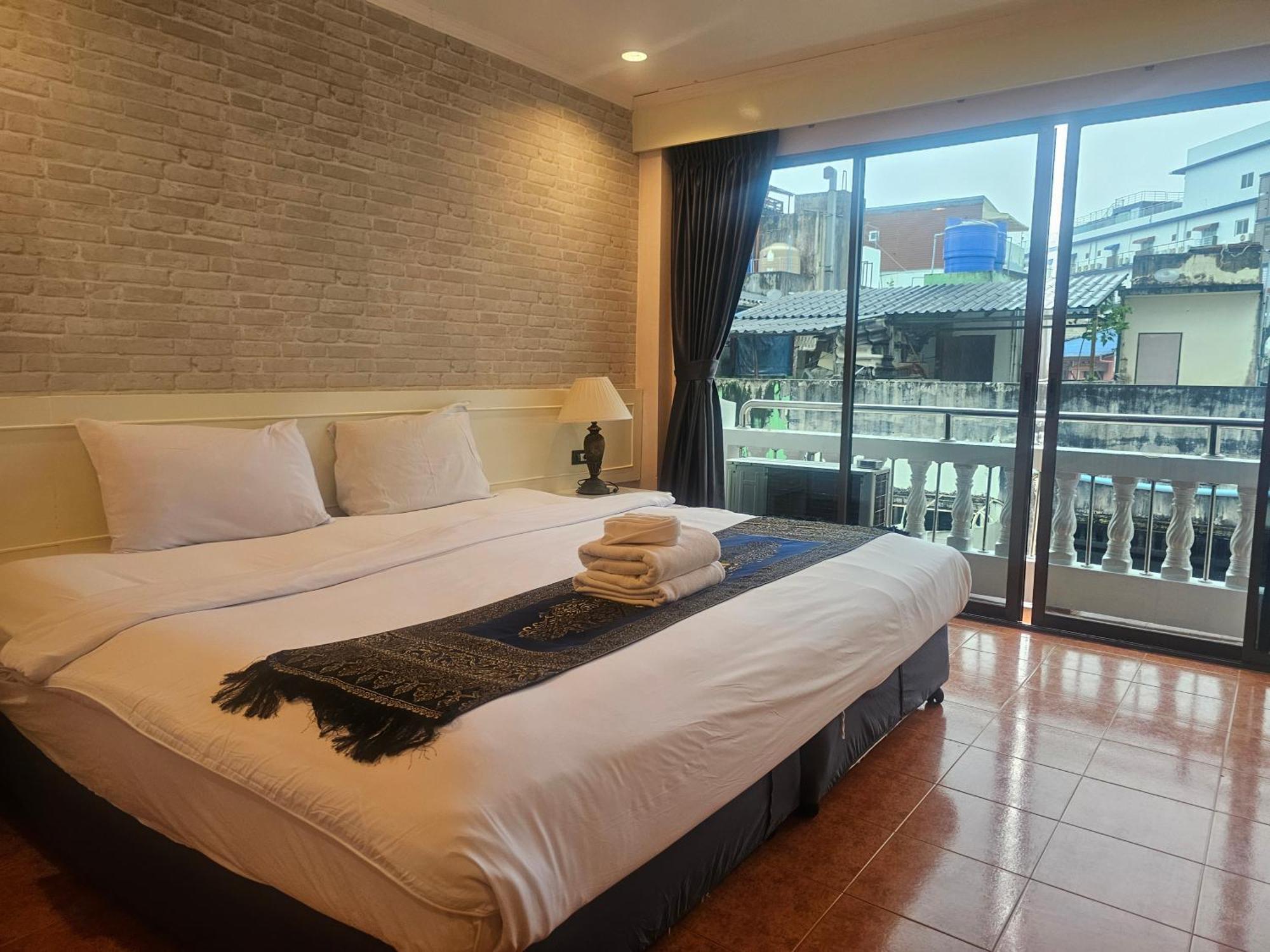 Patong Central Residence & Apartment ภายนอก รูปภาพ